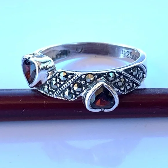 Garnet Hearts, Marcasite and Silver Ring ~ Size 6 - Picture 4 of 7